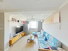 地鉄口,复式,精装修70W,带北边大露台。