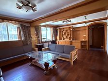 待拆房出行方便 正南朝向 满五 中间楼层采光好