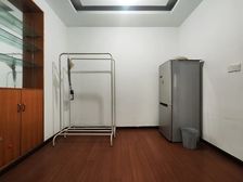 石油路地铁站,精装两室