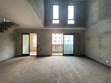 商务中心旁跃层洋房实得160平,165万