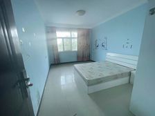 国展中心边上,电梯大三房,104平,看房随时,换房