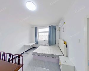 798对面双地铁出行方便