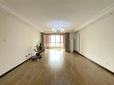 4室2厅2卫2阳台,房型正气,采光佳