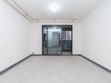 白云新城文华园 2室2厅 毛坯主打的就是全方位的配套和环境