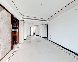 精装全新未住人,东首边套楼层好.江景房