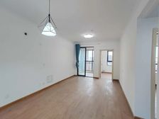 正南正弘麓林苑3室1厅精装修