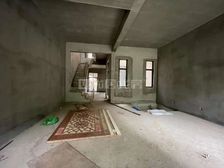 市区内 联排别墅 带前后花园的chao 230万