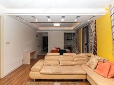 四开间朝南4+1房、南北看小区绿化、全屋地暖、看房随时!