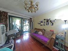 紧靠地铁口,2012年次新房,户型好正,急售