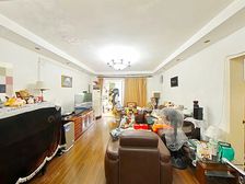 新上花园位置好房,看房方便诚售可谈,园林式小区停车无忧。