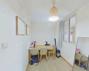 南三环 洋桥 旁 角门东里地铁4和10号线实际上满2公房