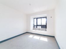 新城桃李郡 4室2卫 毛坯 阳光好 诚售 在售都有