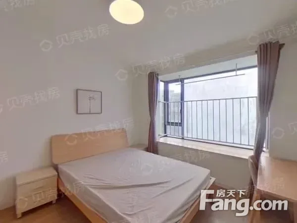 张江高科精装两房明厨明卫，无中介费，智能门锁，专业维修送保洁