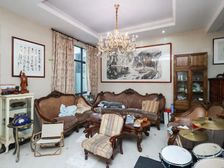 金鸡湖畔:一线环湖别墅、使用面积450平、可停3辆SUV