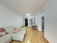 龙湖春江郦城 中高楼层 户型方正 三房两卫格局