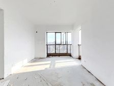 东湖花园三期,好楼层,房东诚心出售