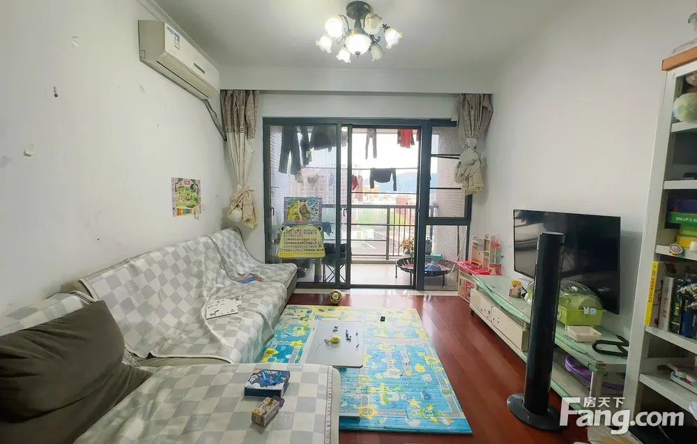 宝翠园 3 房 97 方 次新小区 三房朝南 小区中心