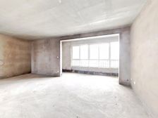 中轴线 朝南大三室 配套齐 出行方便