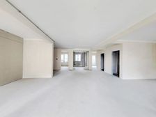 出门200米,口,大型商场,蔬菜批发市场。