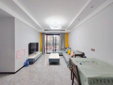 小区门口有轻轨站的精装三房,万达商圈,出门有书包