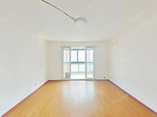 本月必卖力推银泰苑131平大三房,双阳台,户型谁看谁喜欢!