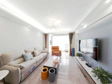 专做七中旁中海寰宇天下户型方正,全亮间,精装半年,随时看房。