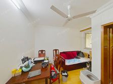 3楼 一梯两户 南北通透 客厅带南窗 中间位置 看房随时