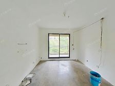 2组团中间位置3房2厅,前后视野好,业主一手买进,诚心可谈