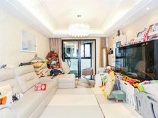 精装修,采光充足,电梯房,小区中心位置,主卧朝南