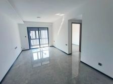 南向,楼层位置好, 精装,近地铁