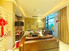 联排边套带个大露台,保养好,拎包入住,150平花园