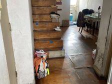 地1铁13号运乐站出口,房,上下二层,送露台,换房出售