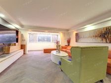 两房朝南,靠近花园,近地铁,房型正气