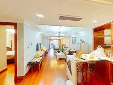 新出!太湖一线湖景房,户型方正,视野开阔,近地*铁可随时看房