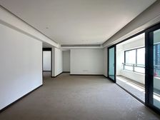 急售220W 精装横厅 没入住过万科翡翠公园一期 四房