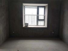 这个小区交通购物方便,离地铁站很近。附近就有大型超市。