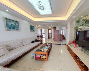 东方丽都4室2厅2卫南朝向300.0万元/套出售