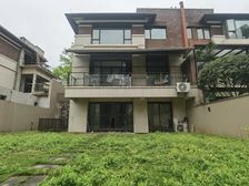 直降100万 照母山 看湖双拼别墅 花园300平 朝公园