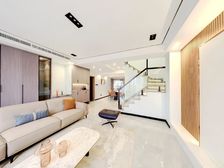 全新装修未住,地段好配套齐全,业主诚心出售