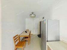 竹园新村335弄,靠近世纪大道旁,花园位置两房,总价可谈