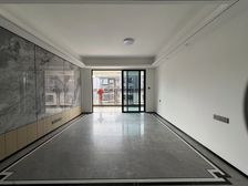 带车位出售,小区中间楼栋安静舒适,三面采光明厨明卫