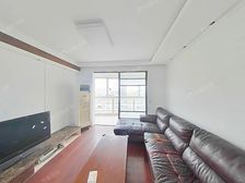 电梯大四房目前空关的已经收拾干净业主诚意卖采光好送露台