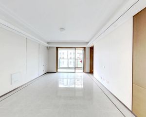 小区中庭精装洋房138户型楼层位置佳诚心出售