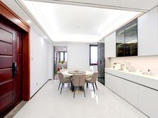 全新重装未入住可以拎包入住一梯一户东首边套采光好