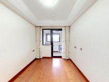 此房有三恒系统,四季如春,中庭位置,诚售