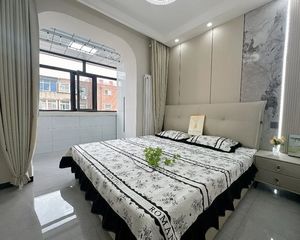 精装修拎包住两室首付低楼下学校幼儿园
