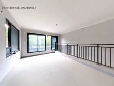 此房纯毛坯,中式合院南边户,门口自带小凉亭