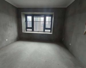 春江明月3室2厅2卫南朝向210.0万元/套出售