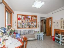 位置安静,临河位置,满五税少,居家装修,诚意出售。