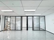 电梯口大门头 供销大厦300平精装7隔间格局可改动独立空调